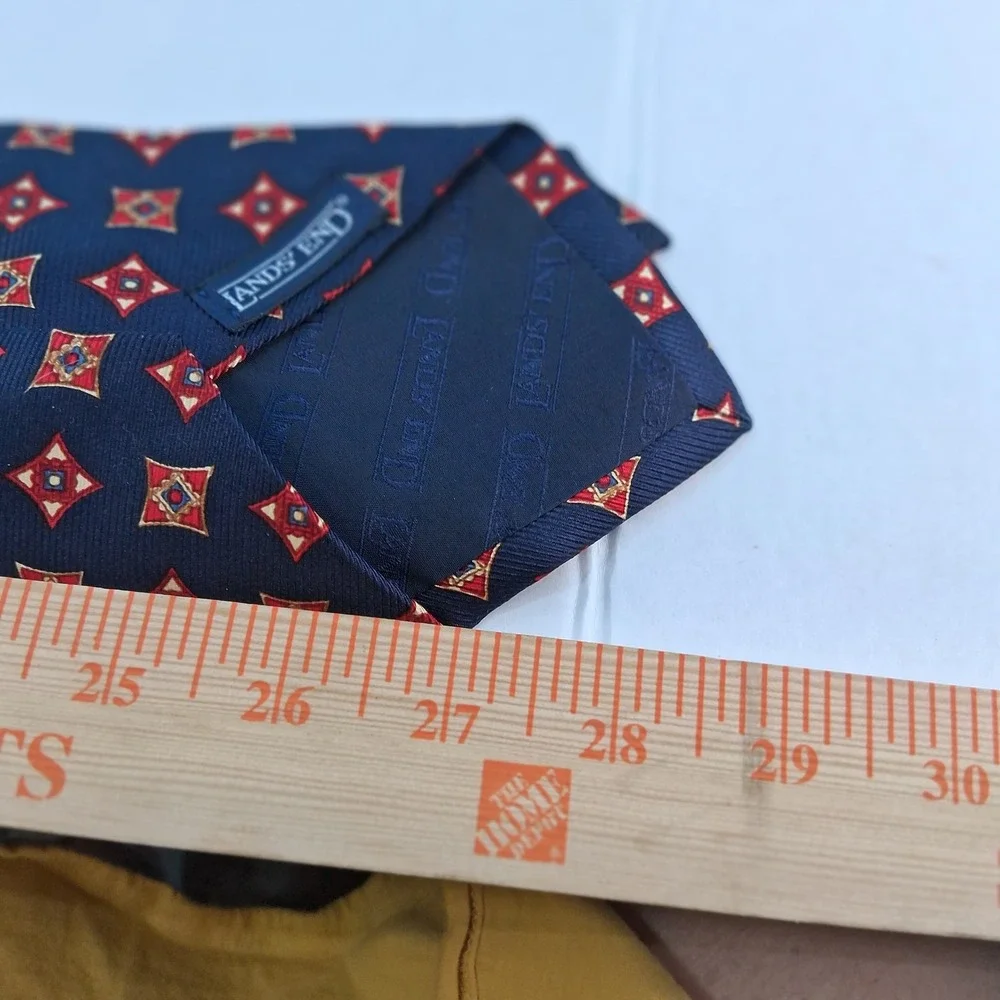 Lands End Necktie Mens OS Navy Blue Silk Geometric Medallion Handsewn USA 58439
